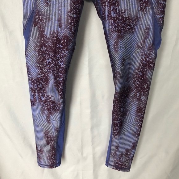 CALIA Essentials Printed Zipper Pocket Aged Culture High Waisted Legging - Picture 5 of 14